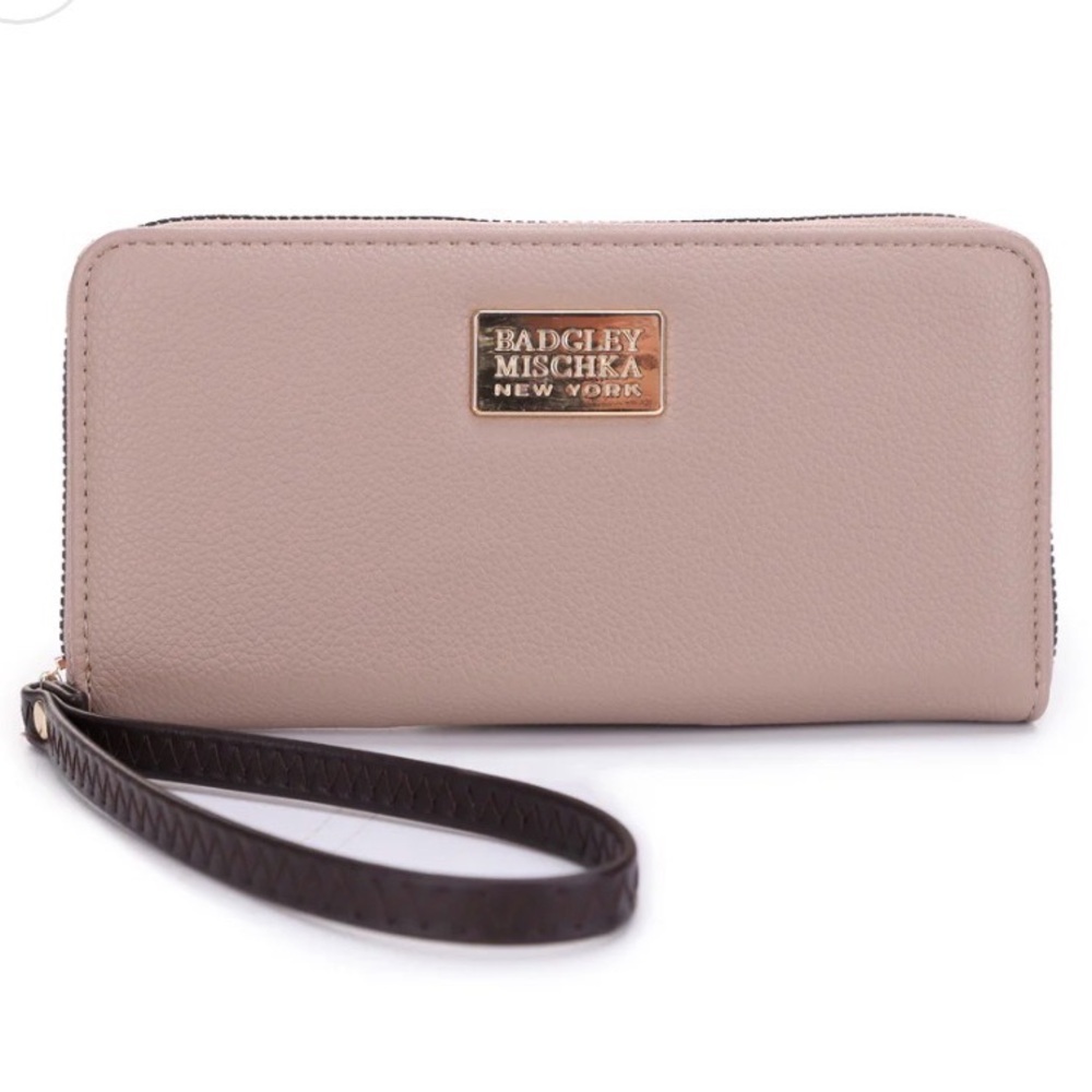 Badgley Mischka New York Ardenne Wristlet Wallet NWT